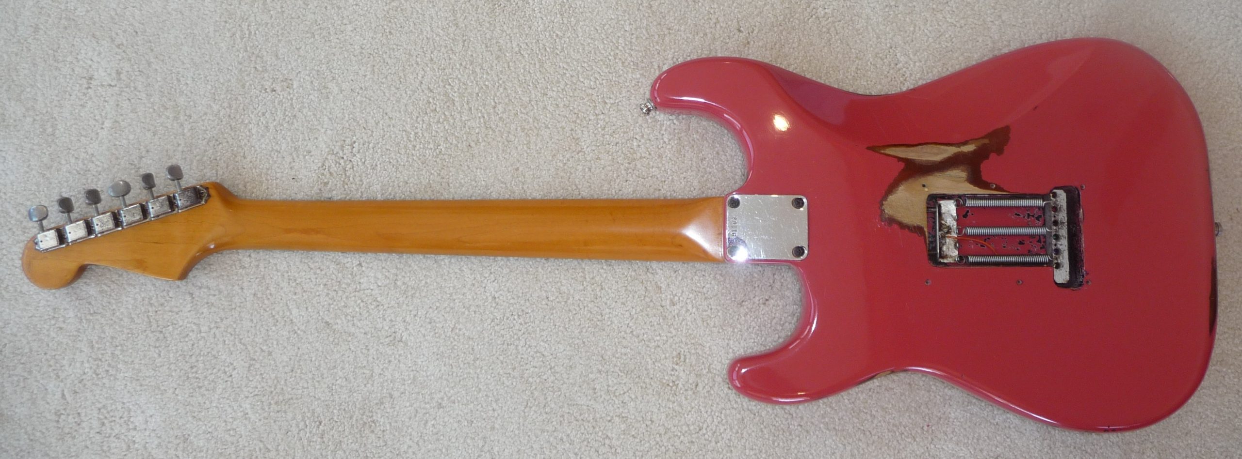 2 vintage guitar fender stratocaster fiesta red