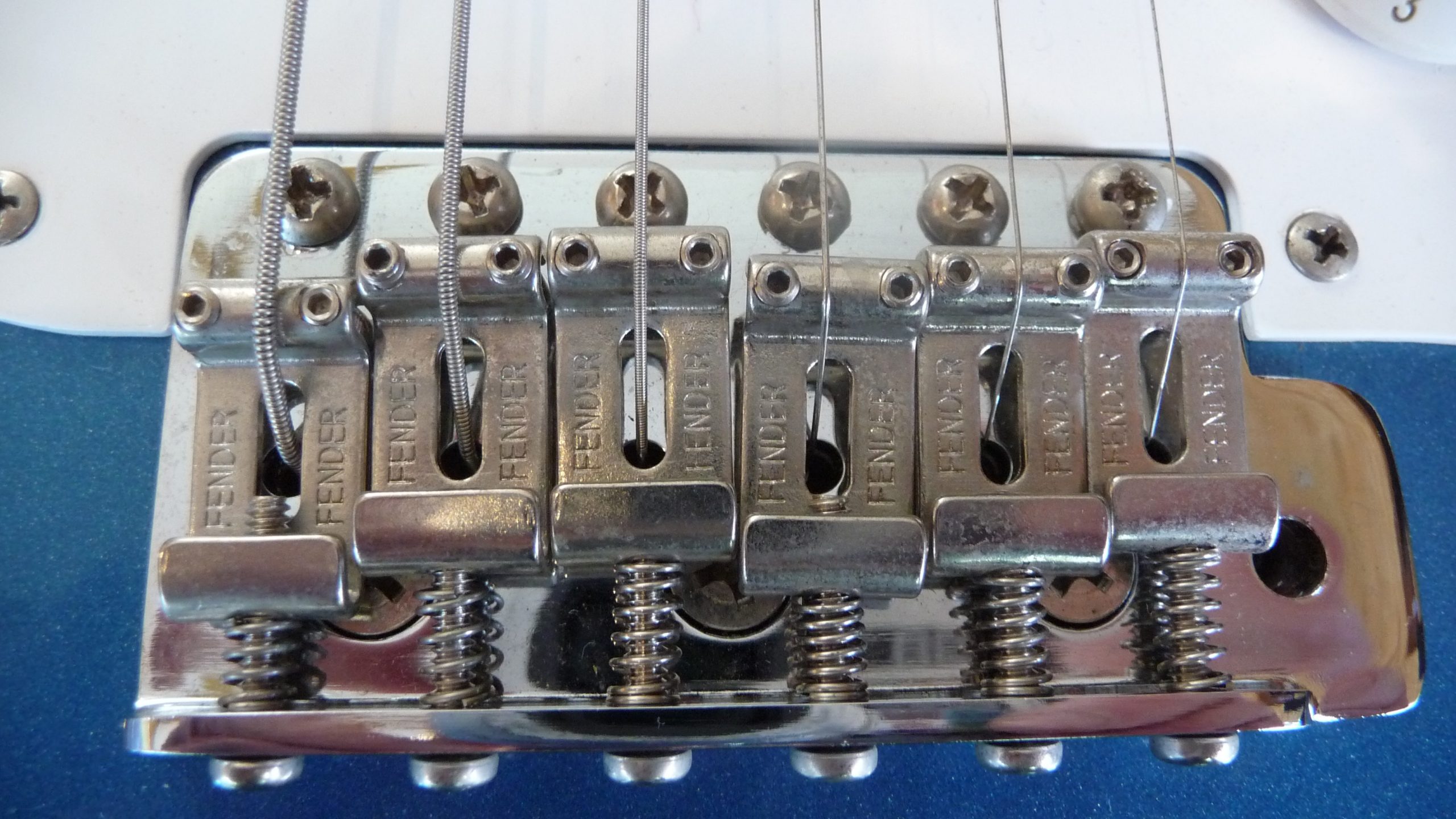 P1080364 vintage guitar fender stratocaster reissue