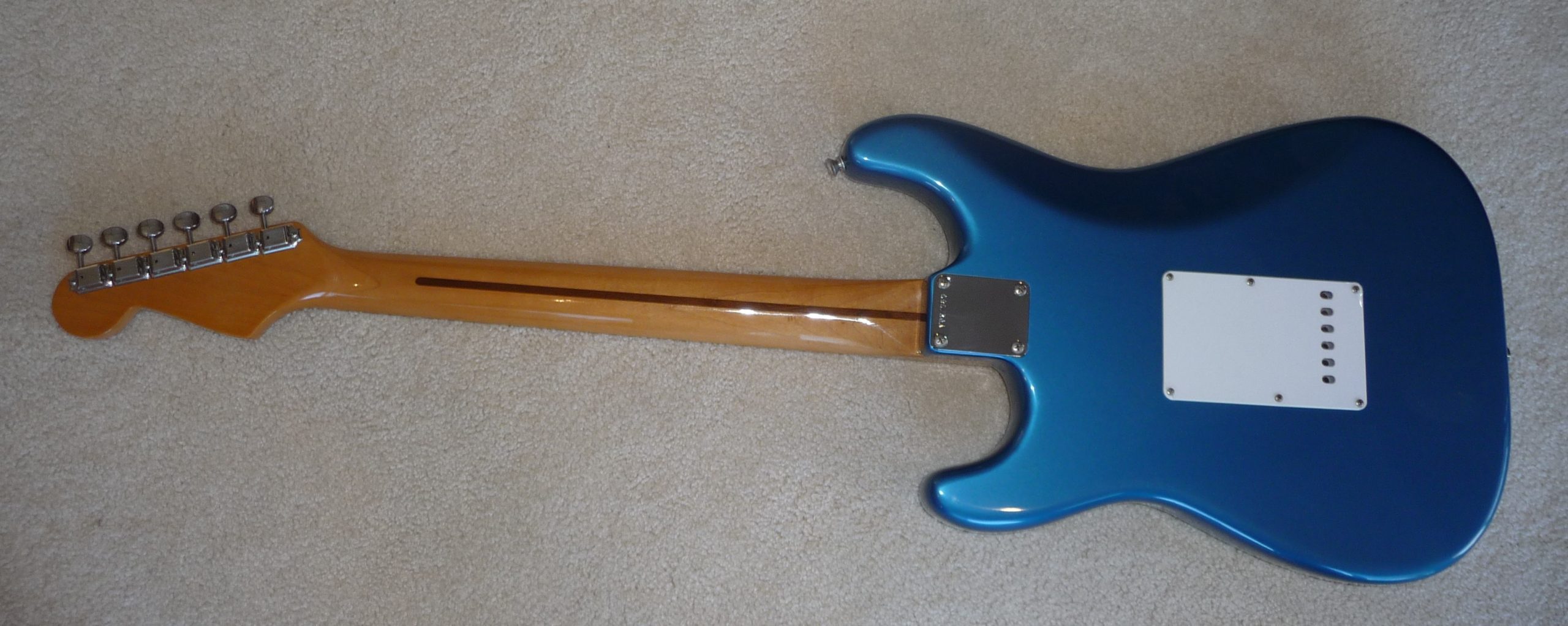 P1080380 vintage guitar fender stratocaster reissue